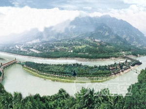 都江堰・青城山　二つ世界遺産の旅